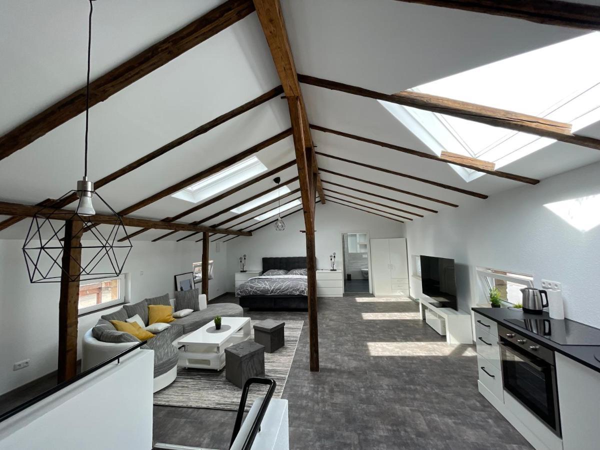 Ferienwohnung Gleis 13 - The Loft Im Ehemaligen Lokschuppen Bückeburg Exterior foto